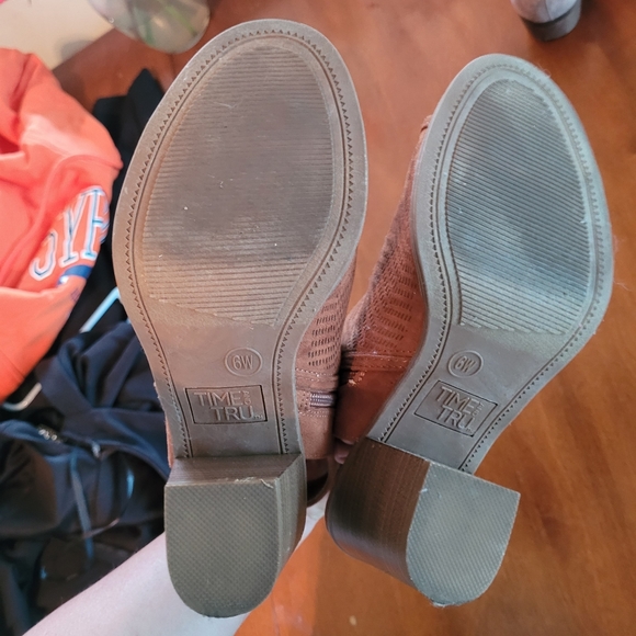 Time & Tru open toed booties - Picture 3 of 3